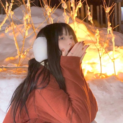 高清好看的2021戴口罩背影头像女生头像图片