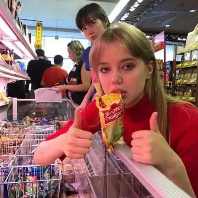 欧美头像图片蜡笔小新女生用头像图片