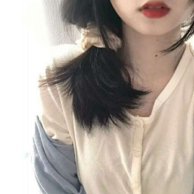 2021红衣服小清新头像女生图片