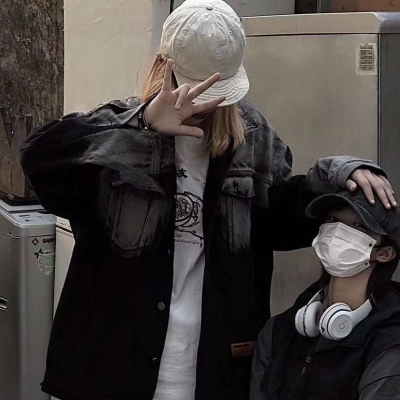 高清2021最火超甜闺蜜锁骨发的女生头像图片