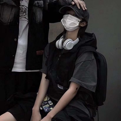 高清2021最火超甜闺蜜锁骨发的女生头像图片