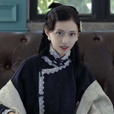 高清2021最火超甜闺蜜锁骨发的女生头像图片