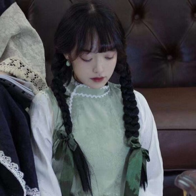 高清2021最火超甜闺蜜锁骨发的女生头像图片