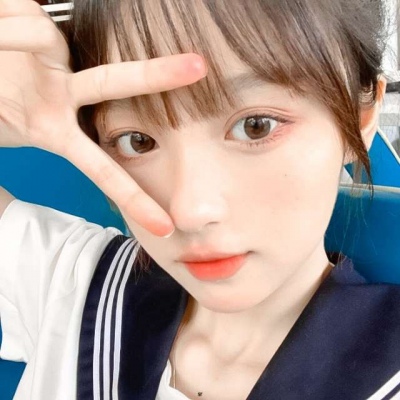 流行2021超好看女生抱猫qq头像图片