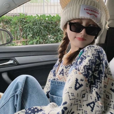 流行2021超好看女生抱猫qq头像图片