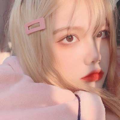 唯美意境吃西瓜的女生动漫头像欧美图片