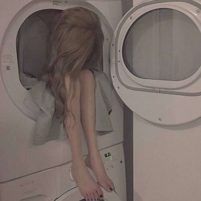 唯美意境吃西瓜的女生动漫头像欧美图片