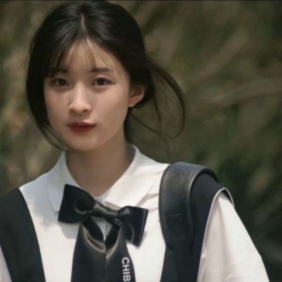 唯美意境吃西瓜的女生动漫头像欧美图片
