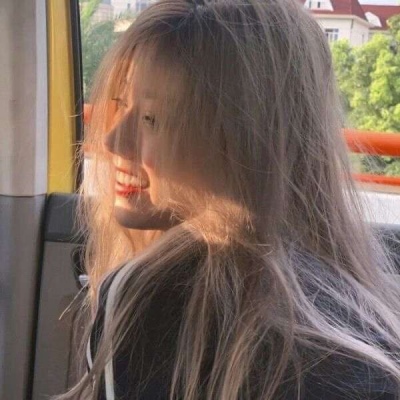 唯美意境吃西瓜的女生动漫头像欧美图片