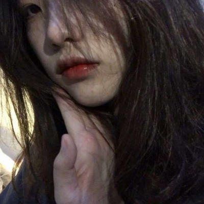 2021好看的流行照片可盐可甜漫画头像女生图片