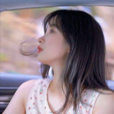 2021好看的流行照片可盐可甜漫画头像女生图片