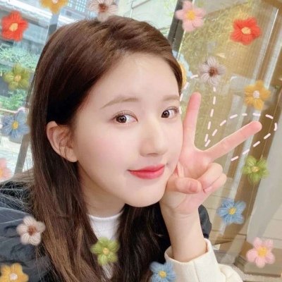 高清2021头像图片高清女生侧脸趴床上头像图片