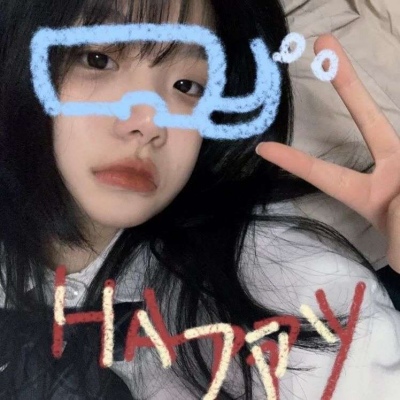 高清2021头像图片高清女生侧脸趴床上头像图片