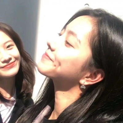 2021年最火的闺蜜可爱的戴眼镜动漫女生头像卡通图片图片