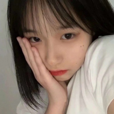 2021眼镜系女生头像可爱图片