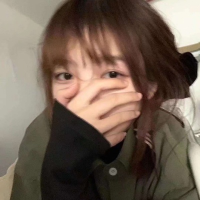 2021眼镜系女生头像可爱图片