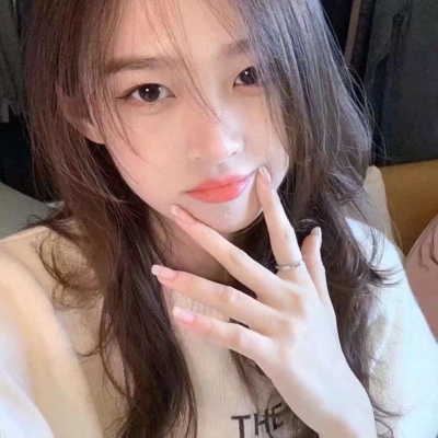 2021眼镜系女生头像可爱图片