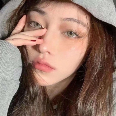 2021眼镜系女生头像可爱图片