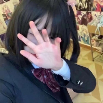 2021眼镜系女生头像可爱图片