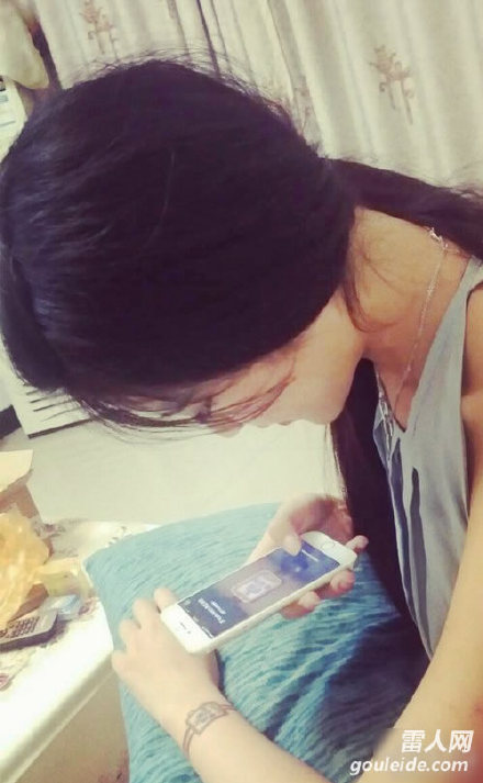 妹子真的是一马平川啊比肾6还平