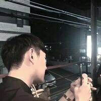令人动心的帅气动漫手绘男生短发女生头像图片