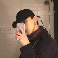 微信情侣头像女生拽男生领带动漫图片
