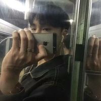 微信情侣头像女生拽男生领带动漫图片