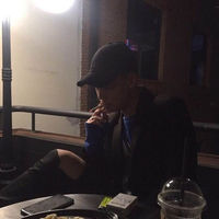 微信自拍风个性男生漫画头像霸道图片