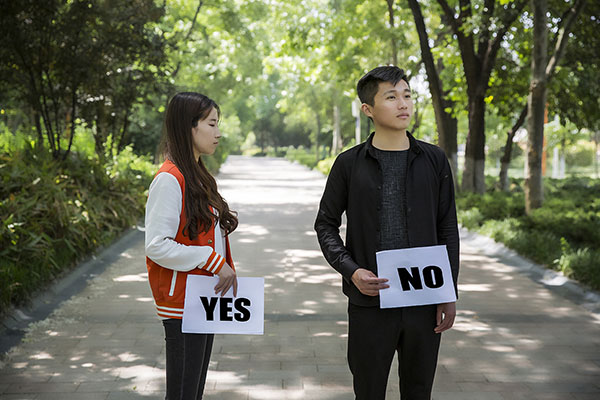 没脑子的傻女人表现图片
