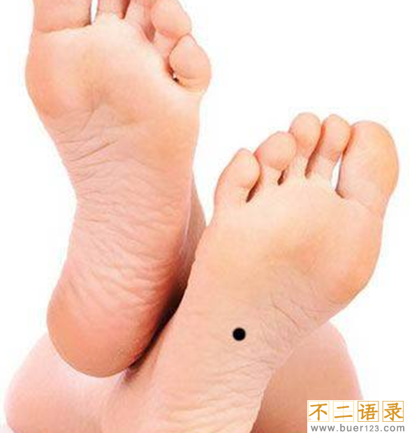 男人哪里长痣最有福气,男人10处有痣是富贵痣图片