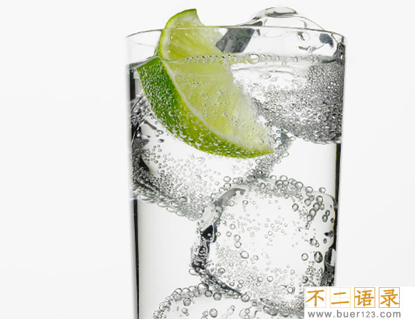 喝苏打水能生男孩吗?苏打水的十大好处与坏处图片