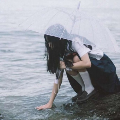 2021最流行的遮脸照片女生头像13图片