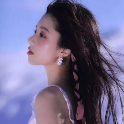 高清好看的2021年最流行简单头像图片女生可爱图片