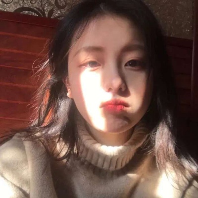 高清好看的2021年最流行简单头像图片女生可爱图片