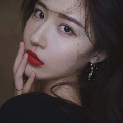 高清好看的2021年最流行简单头像图片女生可爱图片