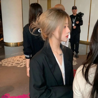 高清好看的2021年最流行简单头像图片女生可爱图片