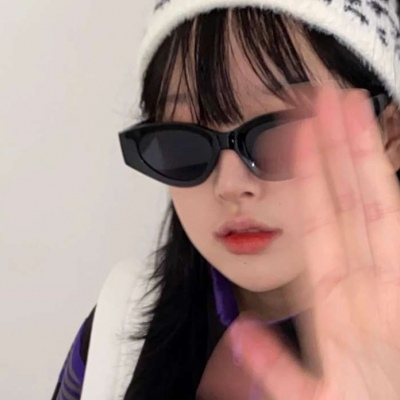 头像2021年最流行电脑桌面壁纸女生头像图片
