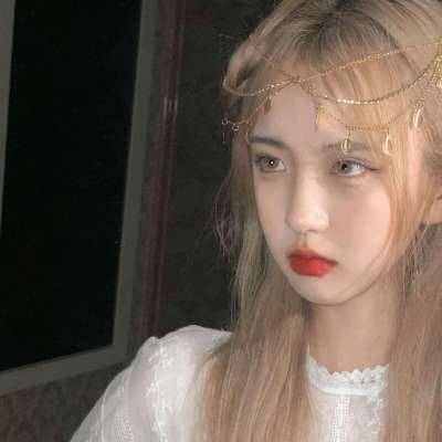 头像2021年最流行电脑桌面壁纸女生头像图片