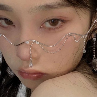 头像2021年最流行电脑桌面壁纸女生头像图片