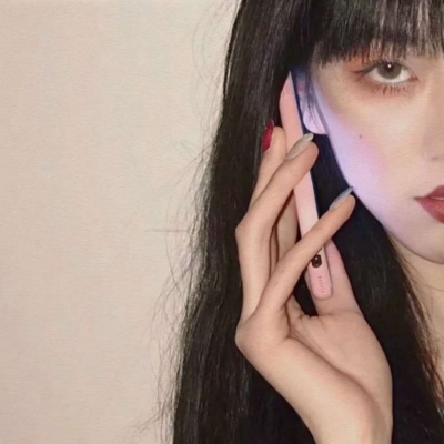 优质好看的2021超火女生头像加白边图片