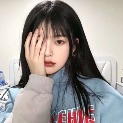 优质好看的2021超火女生头像加白边图片