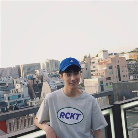 480x480快手头像头像图片 微信 肌肉男生图片