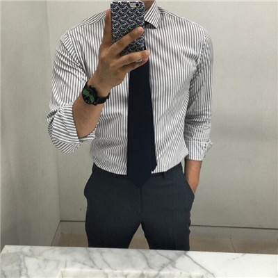 成熟稳重的男生没进班级群的时候的头像图片