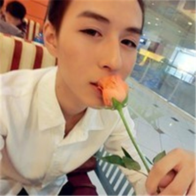 动画头像男生健身