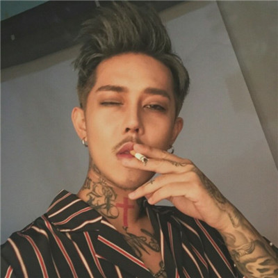 qq霸气长腿背影男生头像图片
