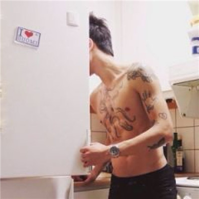 qq霸气长腿背影男生头像图片