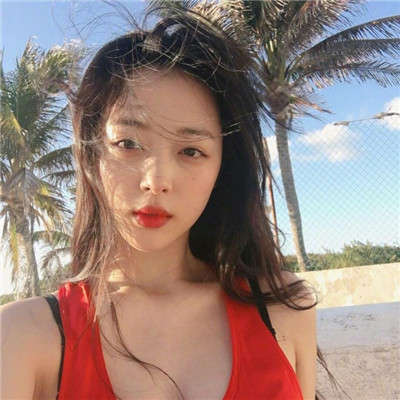 qq头像女生侧脸喝水图片