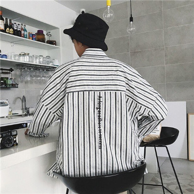菱形男生头像图片