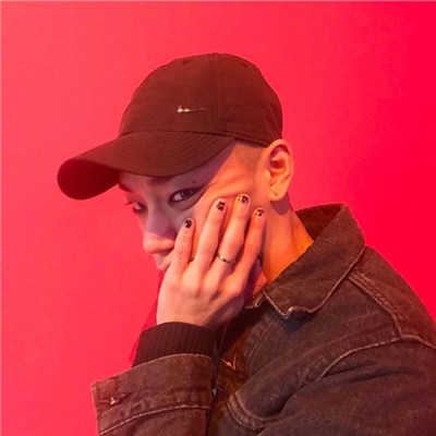 白色头发QQ头像男生图片