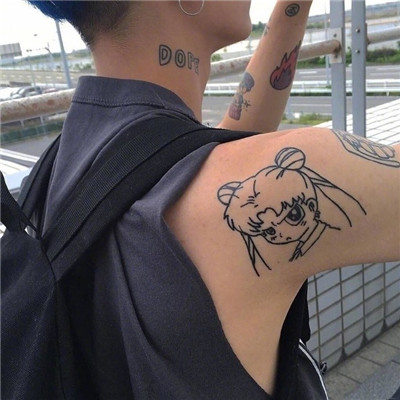 白色头发QQ头像男生图片